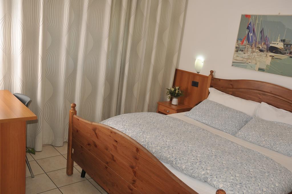Borromeo Residenze Service S.A.S Peschiera Borromeo Exteriér fotografie
