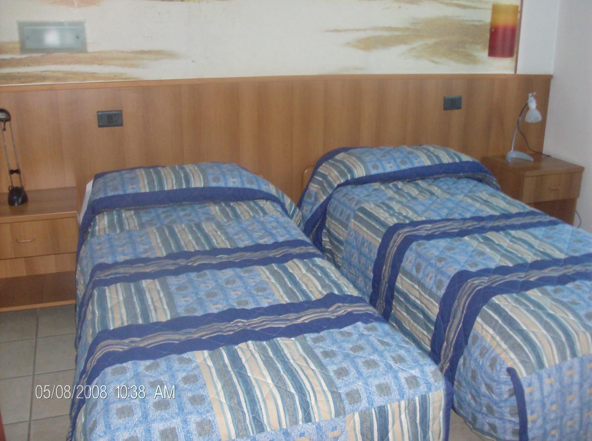 Borromeo Residenze Service S.A.S Peschiera Borromeo Exteriér fotografie